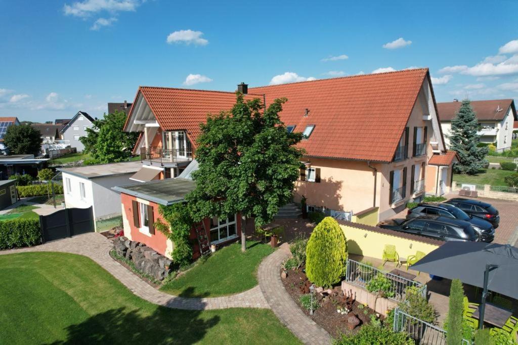 Hotel & Gaestehaus Im Ziegelweg Klimatisiert Eintrittskarten Fuer Den Europa-Park Erhalten Sie Garantiert Ueber Uns Руст Экстерьер фото